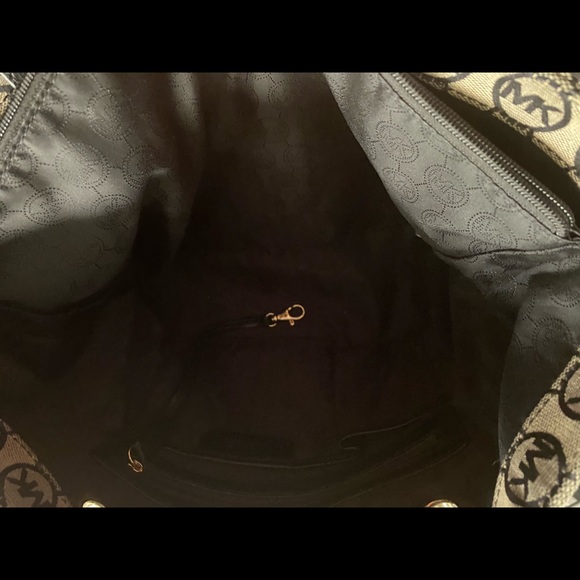 Used Authentic Michael Kors Tote - Picture 8 of 9